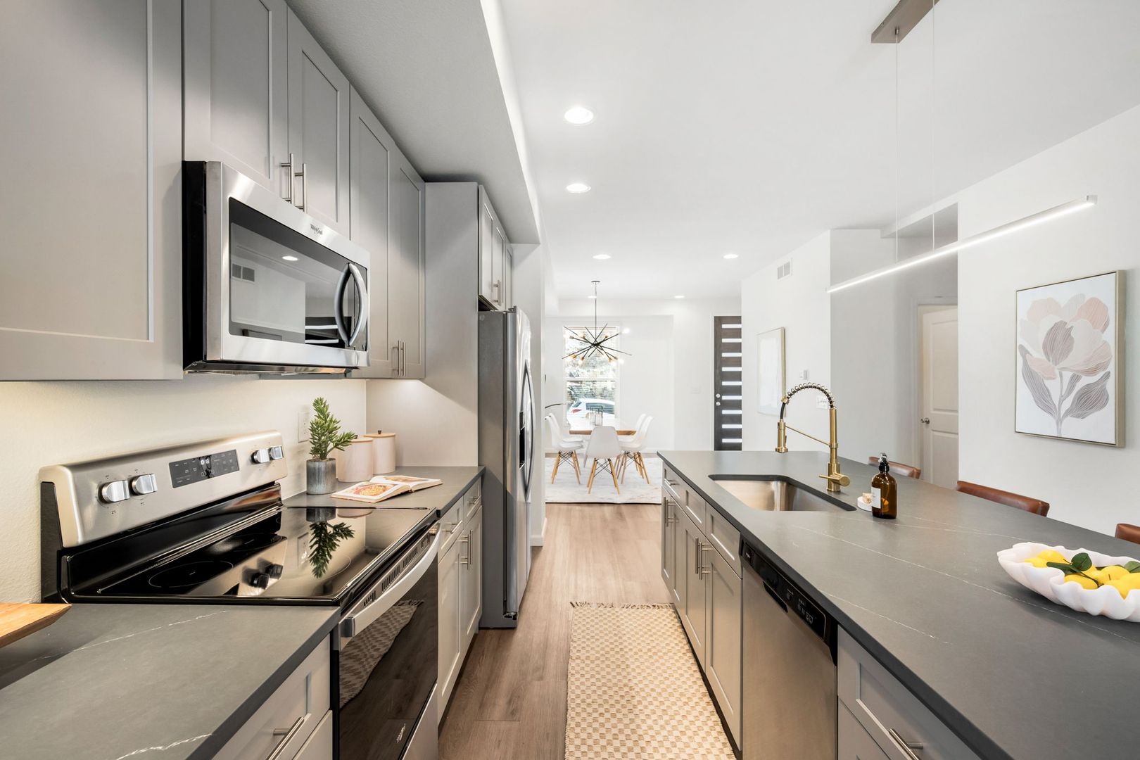 Spacious 5-Bedroom Duplex in Denver Near Sloan’s Lake 9 of 12
