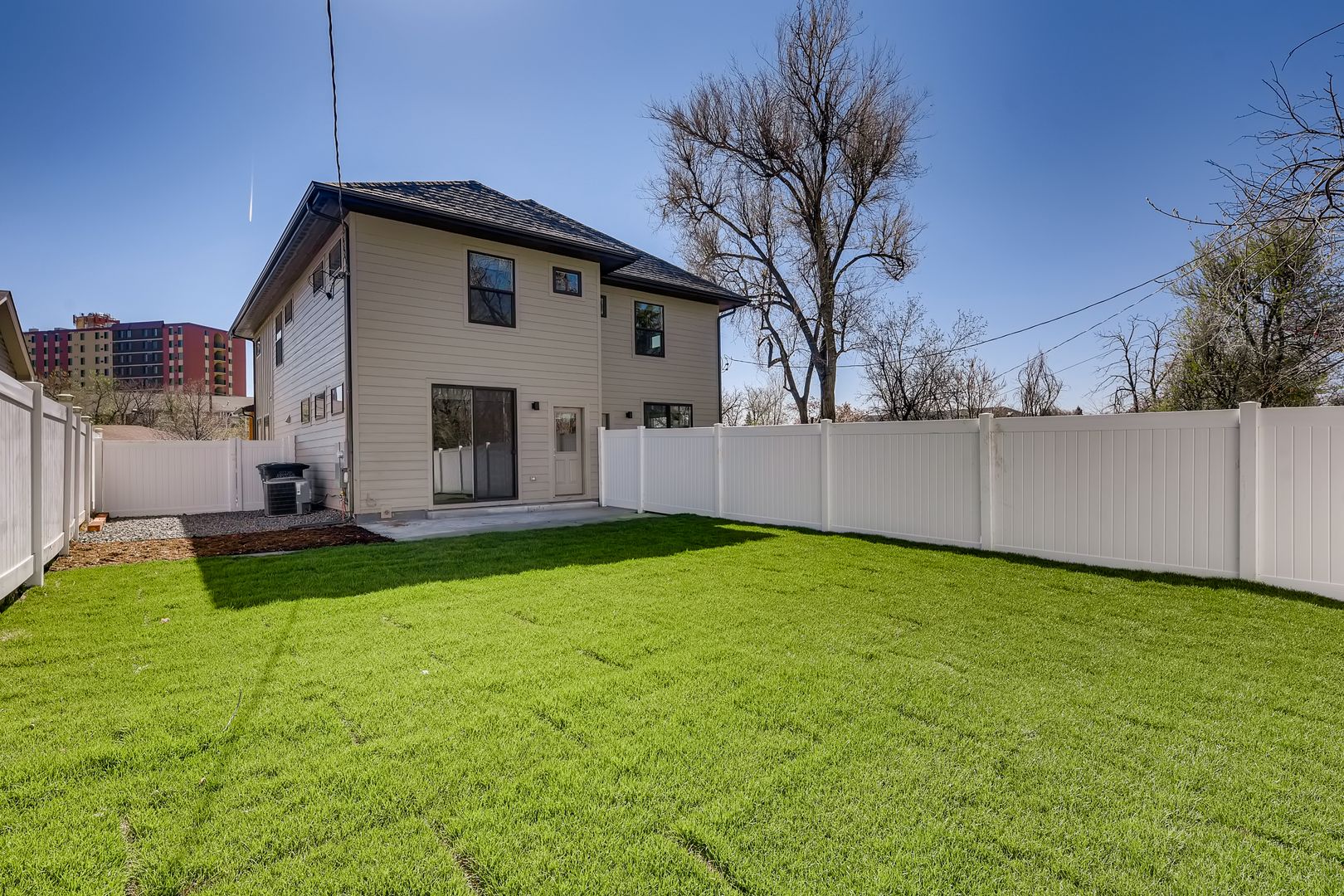 Beautiful 3-Bedroom Duplex Available in West Denver 12 of 12