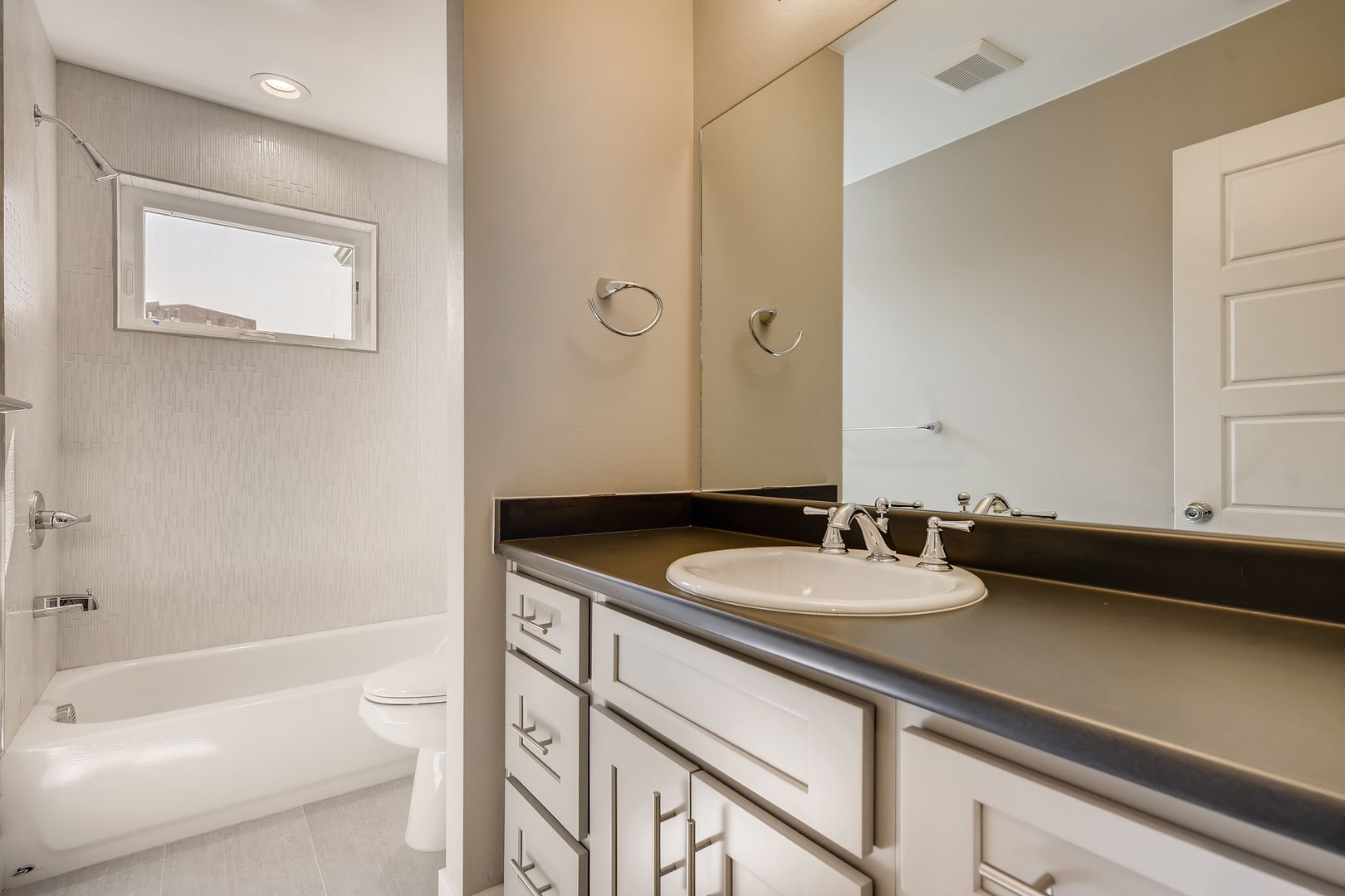 Beautiful 3-Bedroom Duplex Available in West Denver 5 of 12