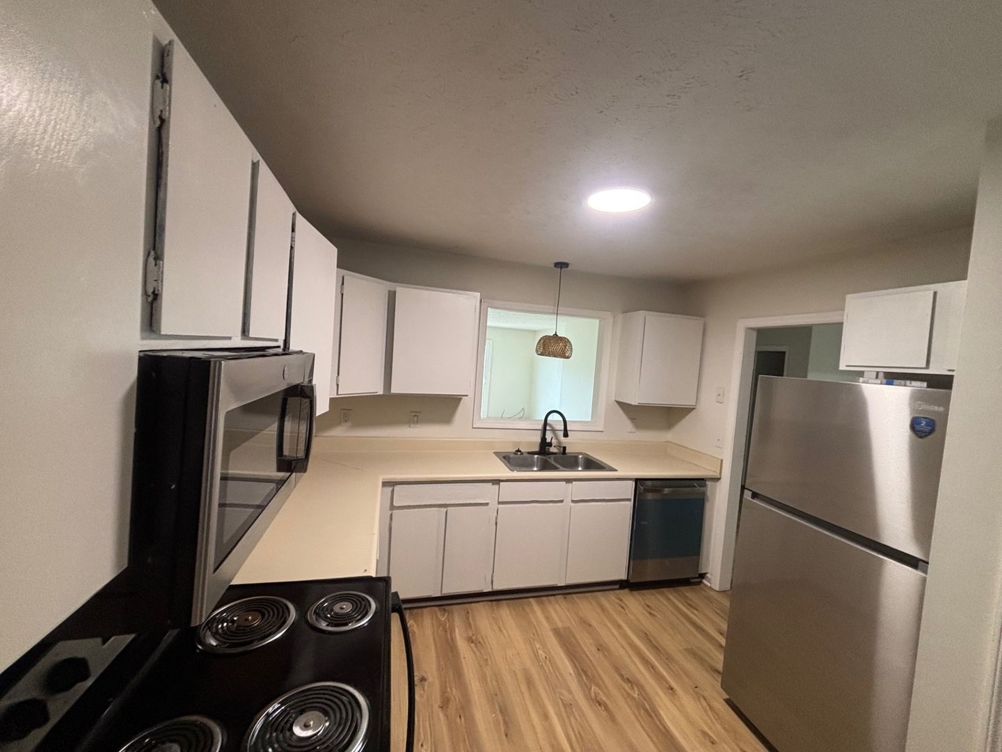 Aiken Apartment: 118, 132, 133 Riverbirch Dr