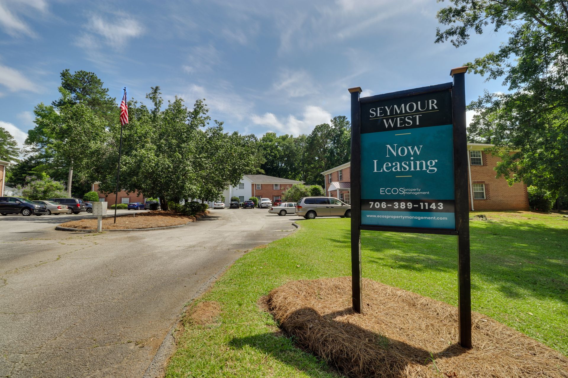 Thomson Apartment: 170 Westwood Dr