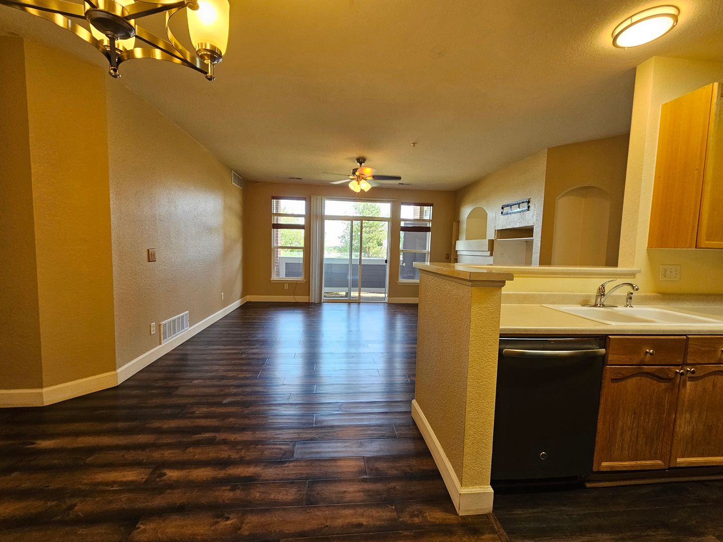 14323 E 1st Dr #101 5 of 12