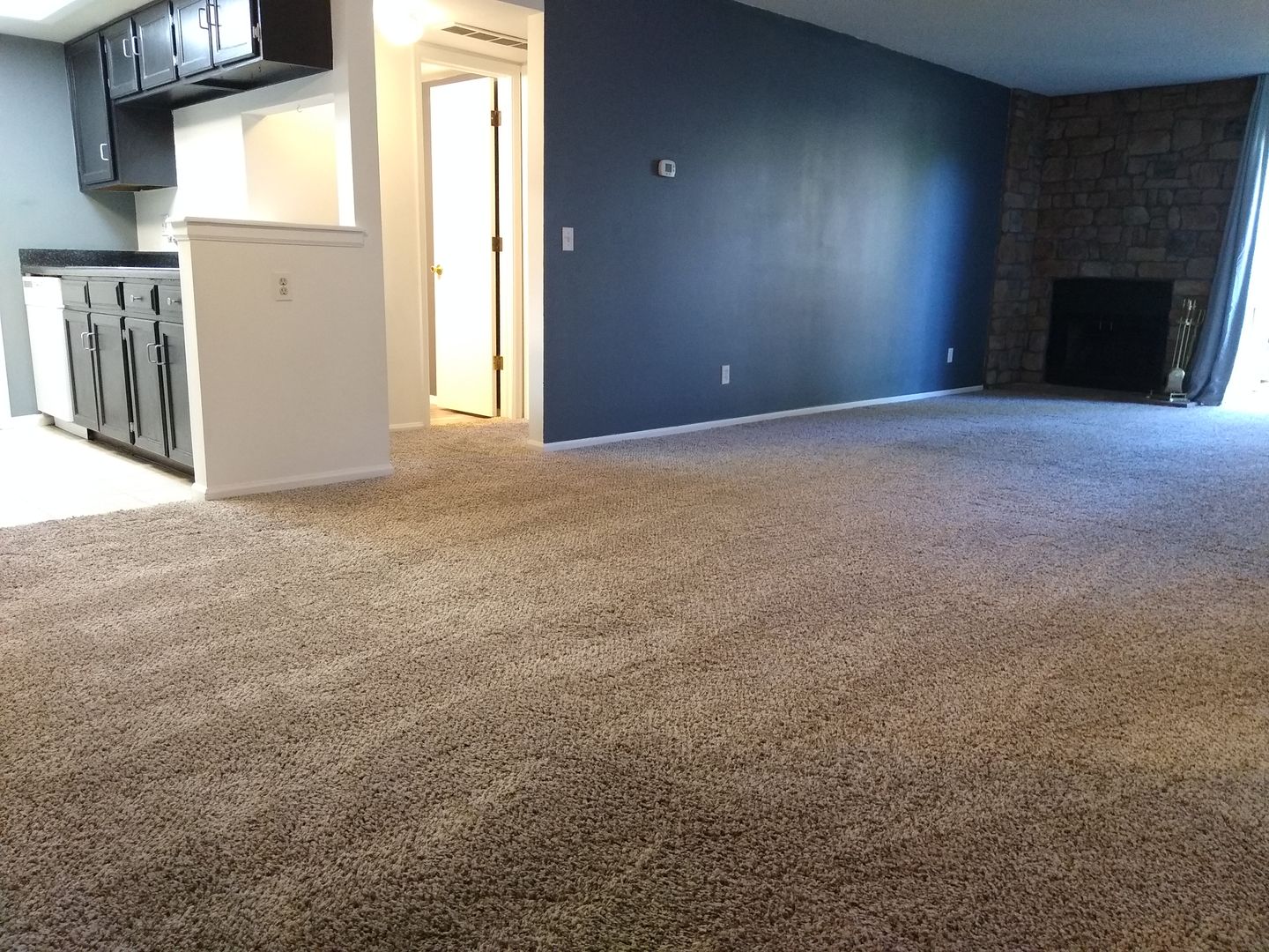 Awesome 2 Bedroom 2 Bath Condo w/ Garage Parking, Central Air and Beautiful Views From Private Porch!