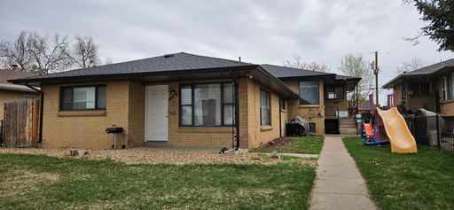 Super Cool Mountain View 2 Bedroom 1 Bath Top floor Duplex - Offering 1 month of free rent!! – photo 1