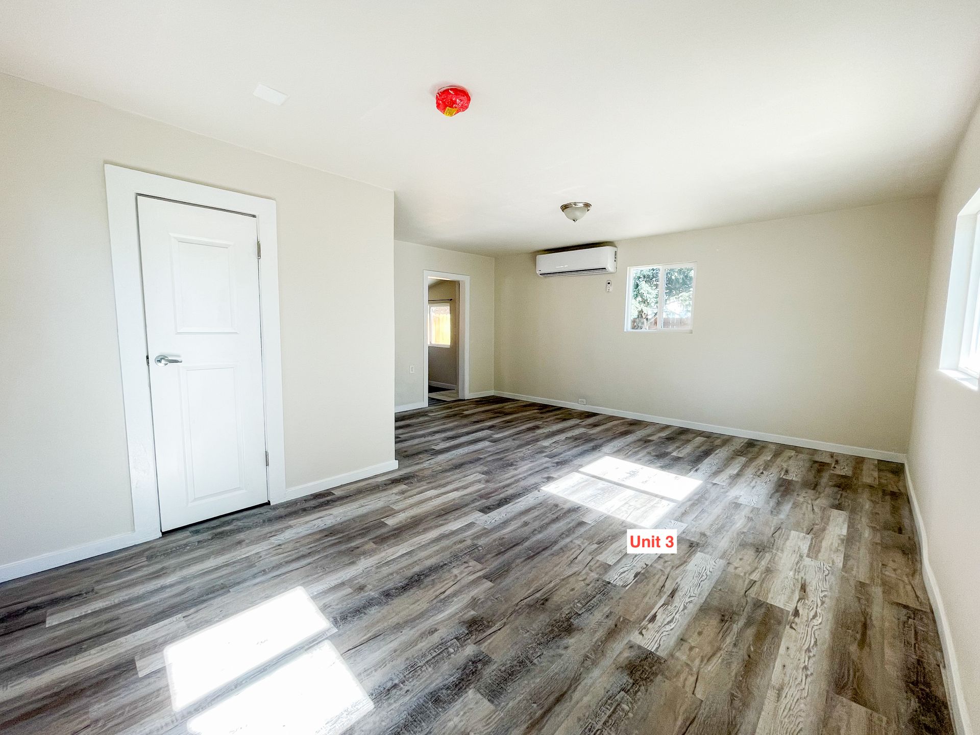 Super Cool Large Studio w/ AC Washer/Dryer 9 of 12