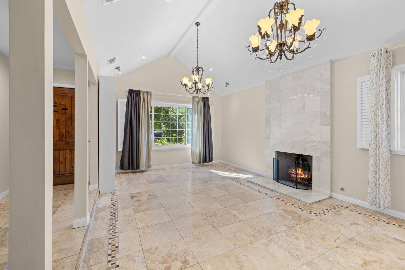 Encino House: 16513 Moorpark Street