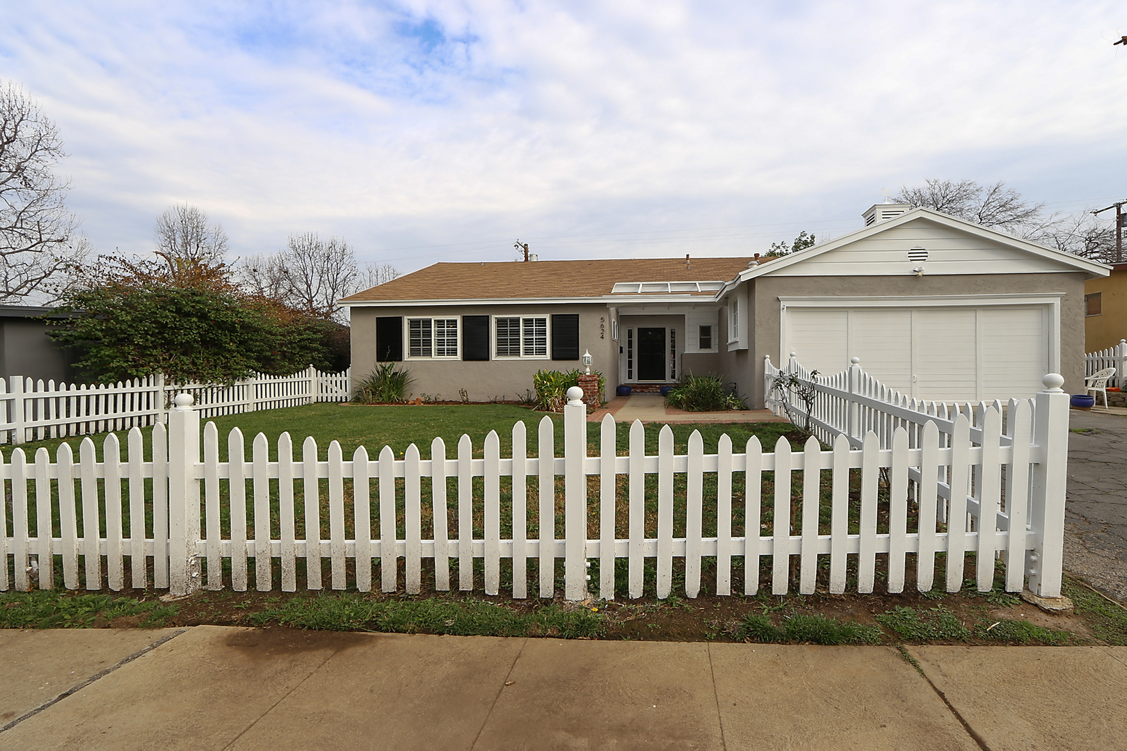 Encino House: 5624 Graves Avenue