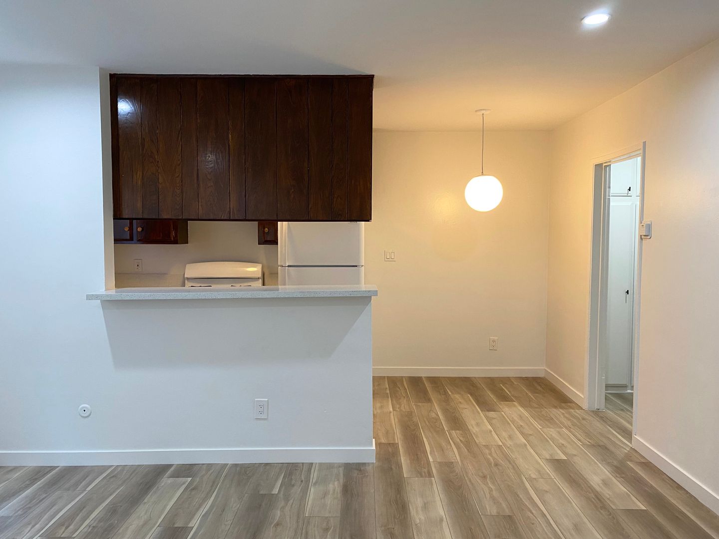 Los Angeles Apartment: 951 - 963 Edgecliffe Drive