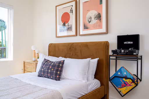 Modern Studio + Balcony + Elevator Access. Furnished or Unfurnished—You Decide! – photo 1