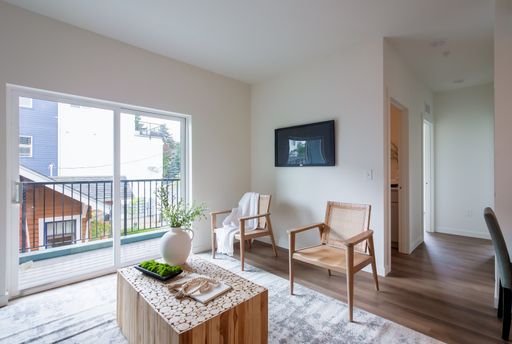 Two-Bedroom With Balcony & AC Available September! – photo 1