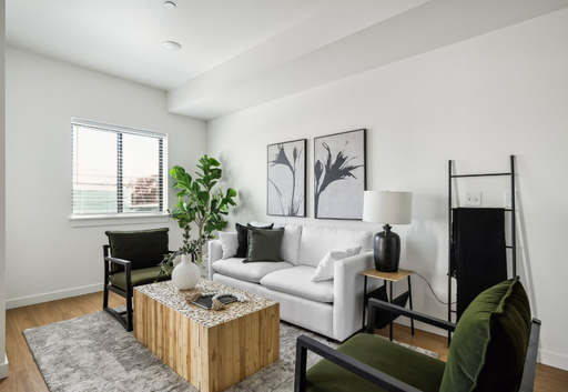 Spacious 2-Bed, 1-Bath Corner Unit – Bright, Airy, and Perfectly Located! – photo 1