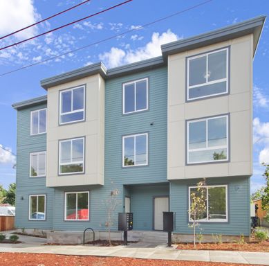 Two Bed One Bath In North Portland! – photo 1