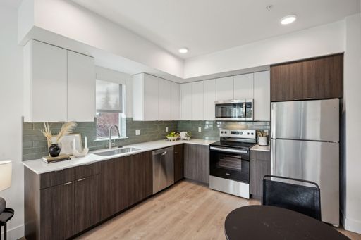 Gorgeous Pet-Friendly Studio Apartment with In-Unit Washer/Dryer -1 Month Free! – photo 1