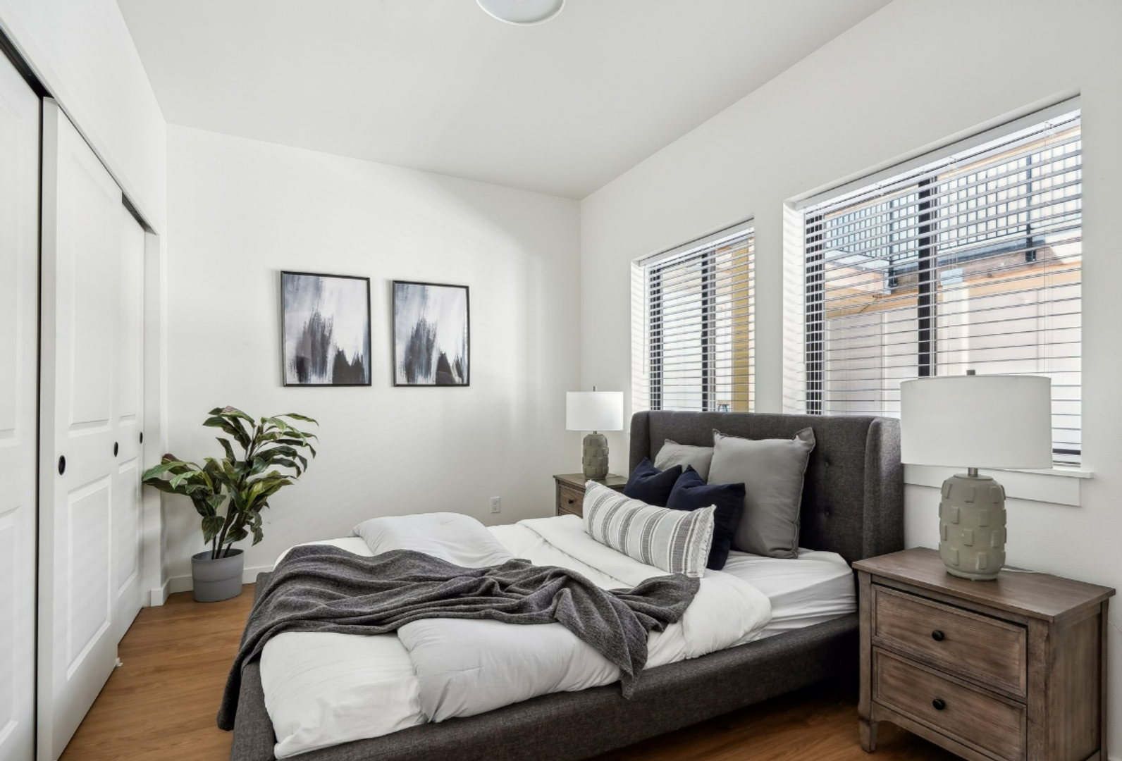 Hillsboro Apartment: 305 NE Lincoln St