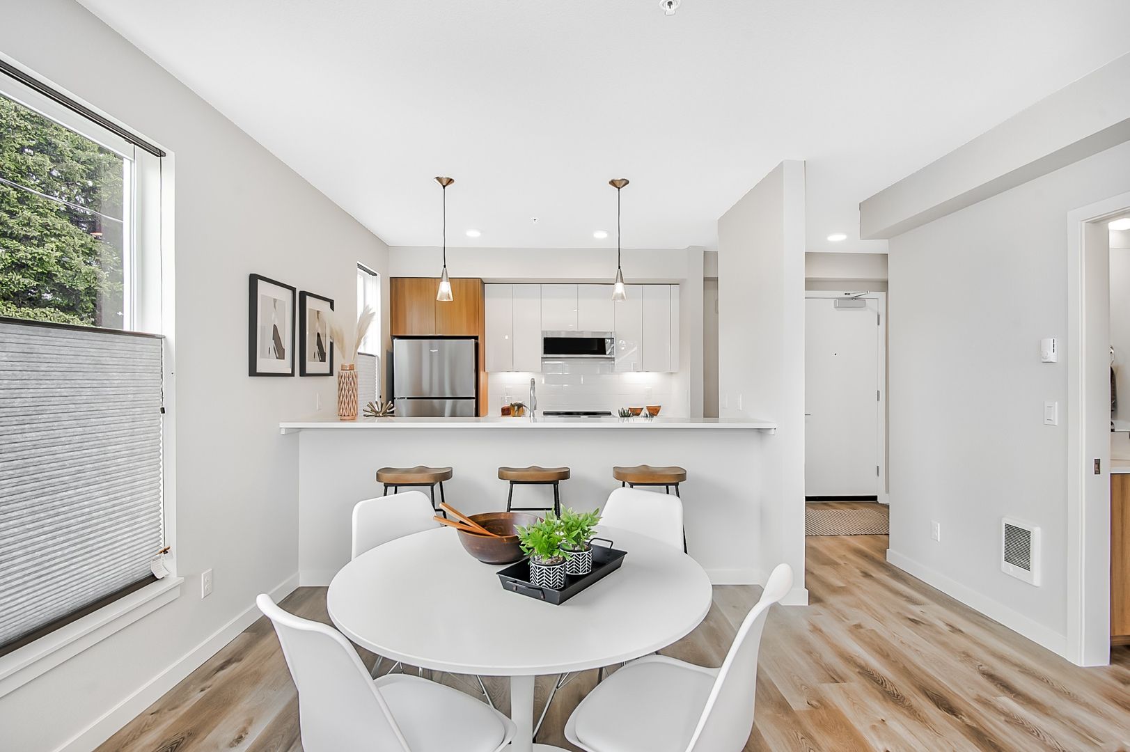 Portland Apartment: 5681-5687 NE Glisan Street