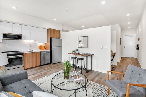 See This Modern One Bedroom Apartment in NE Portland! – photo 1