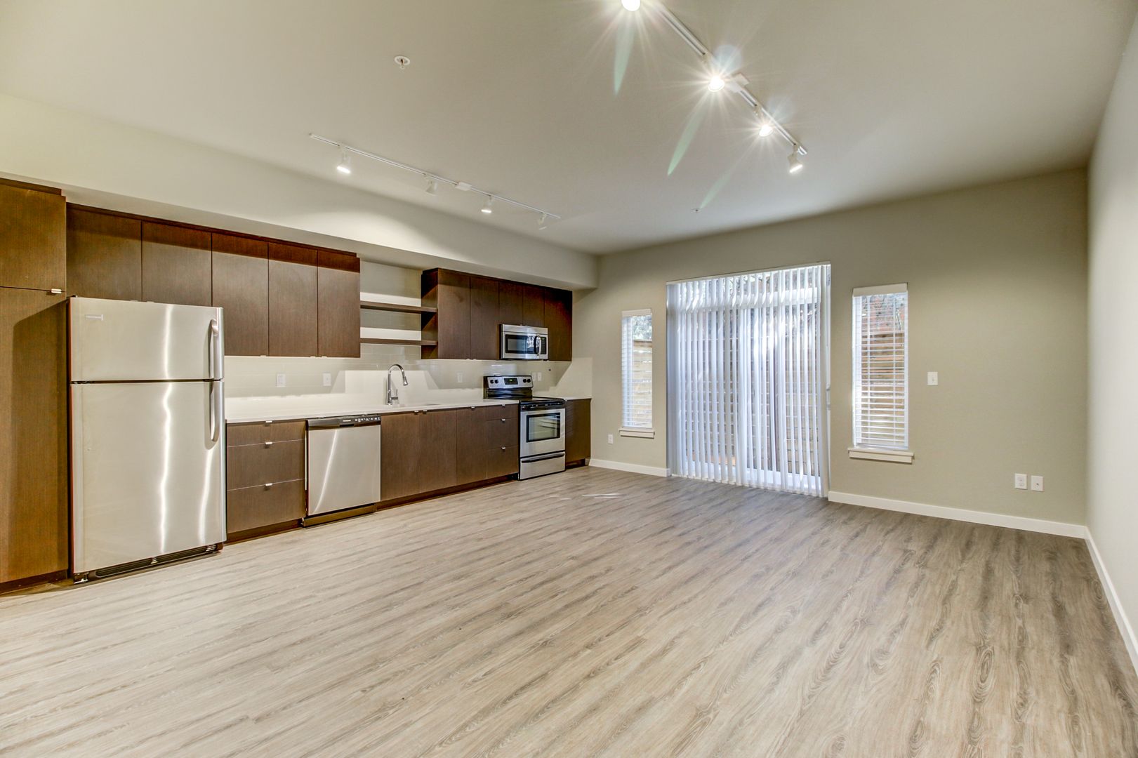 Hillsboro Apartment: 399 NE 79th Ave