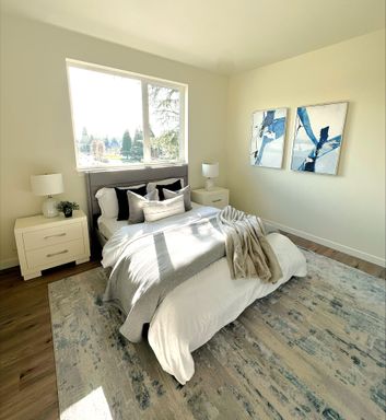 One Month Free Rent ~ One 2 bedroom One Bath on SW Jenkins! – photo 1