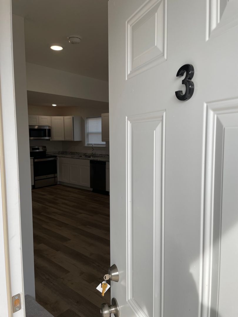 Strafford Townhome: 422 Doxey St #3