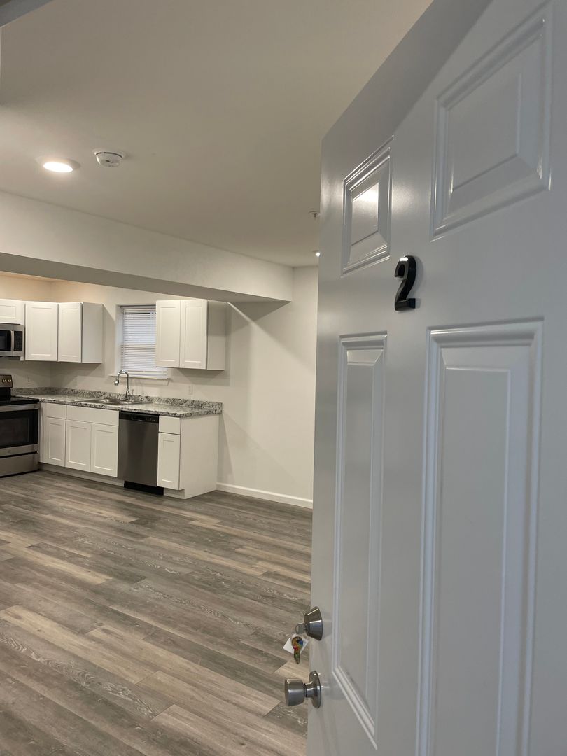 Strafford Townhome: 416 Doxey St #2