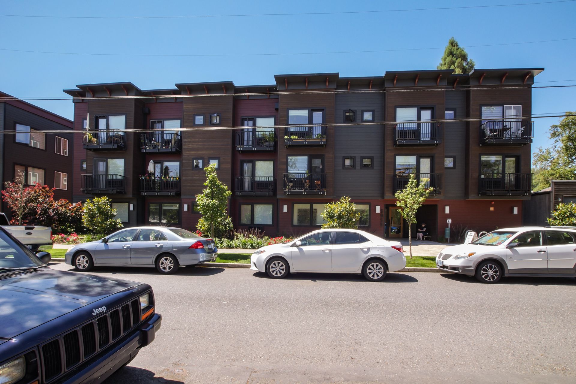 Ellie Jean Apartments 3 of 8