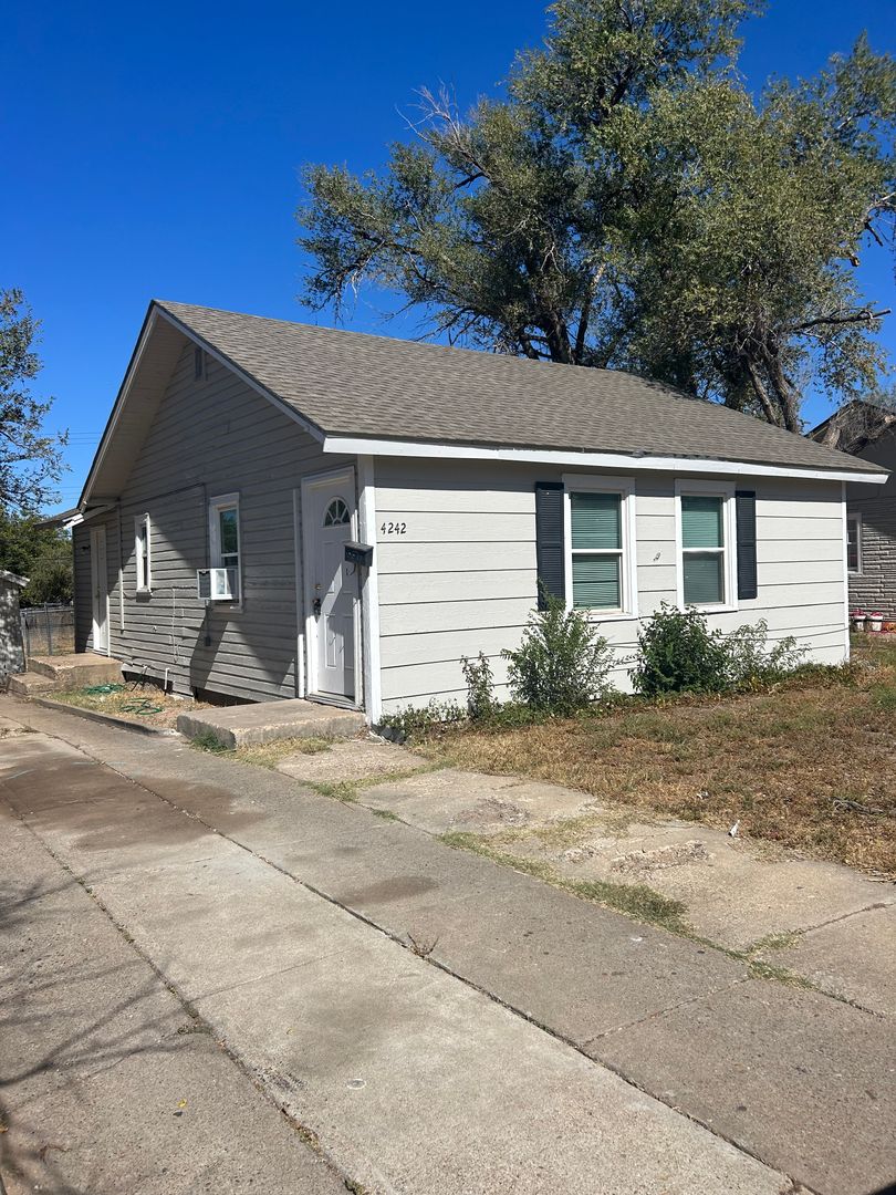 Amarillo House: 4242 Sw 10th Ave