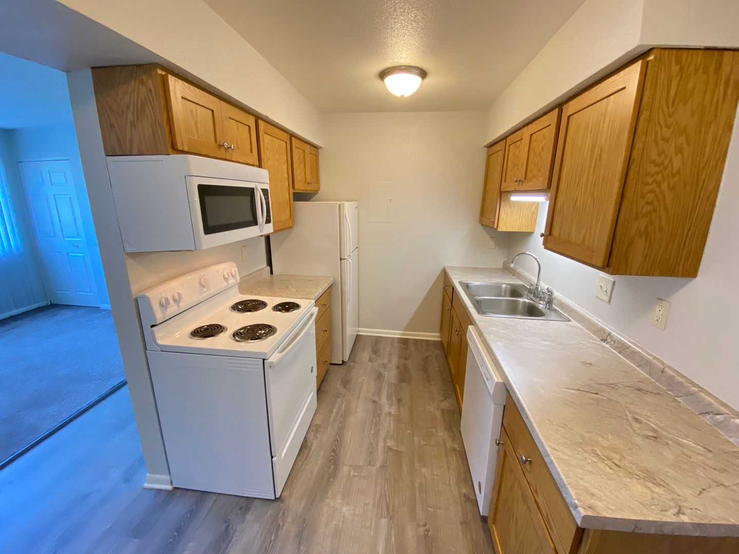 Waterloo Apartment: 1115-1120 Doreen