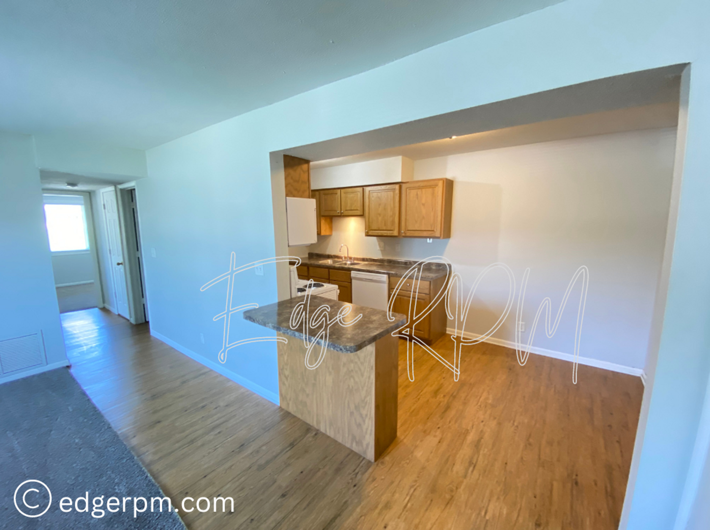 Waterloo Apartment: 1115-1120 Doreen