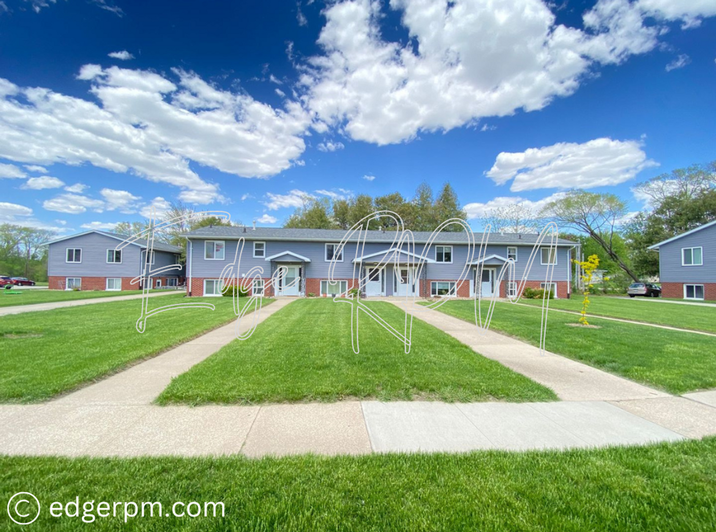 Cedar Falls Apartment: 604-618 East Seerley Blvd