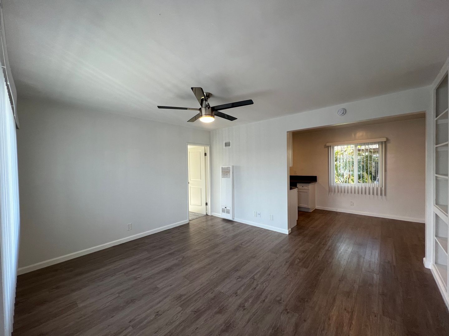 Hawthorne Apartment: 11829 Truro Avenue