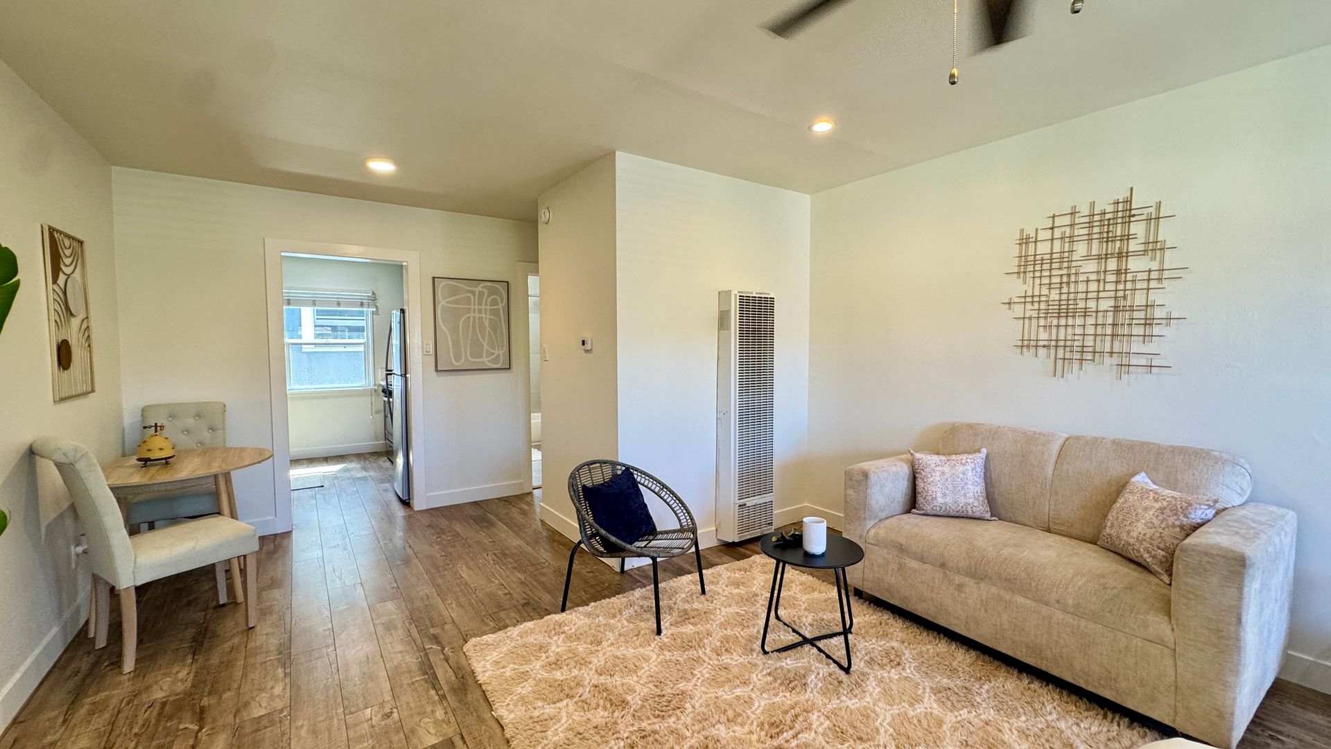 Long Beach Apartment: 429 W 3rd Street
