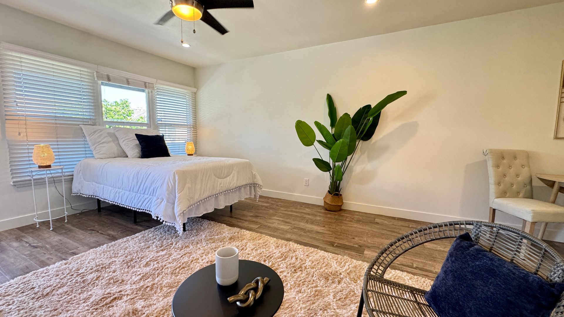 Long Beach Apartment: 429 W 3rd Street