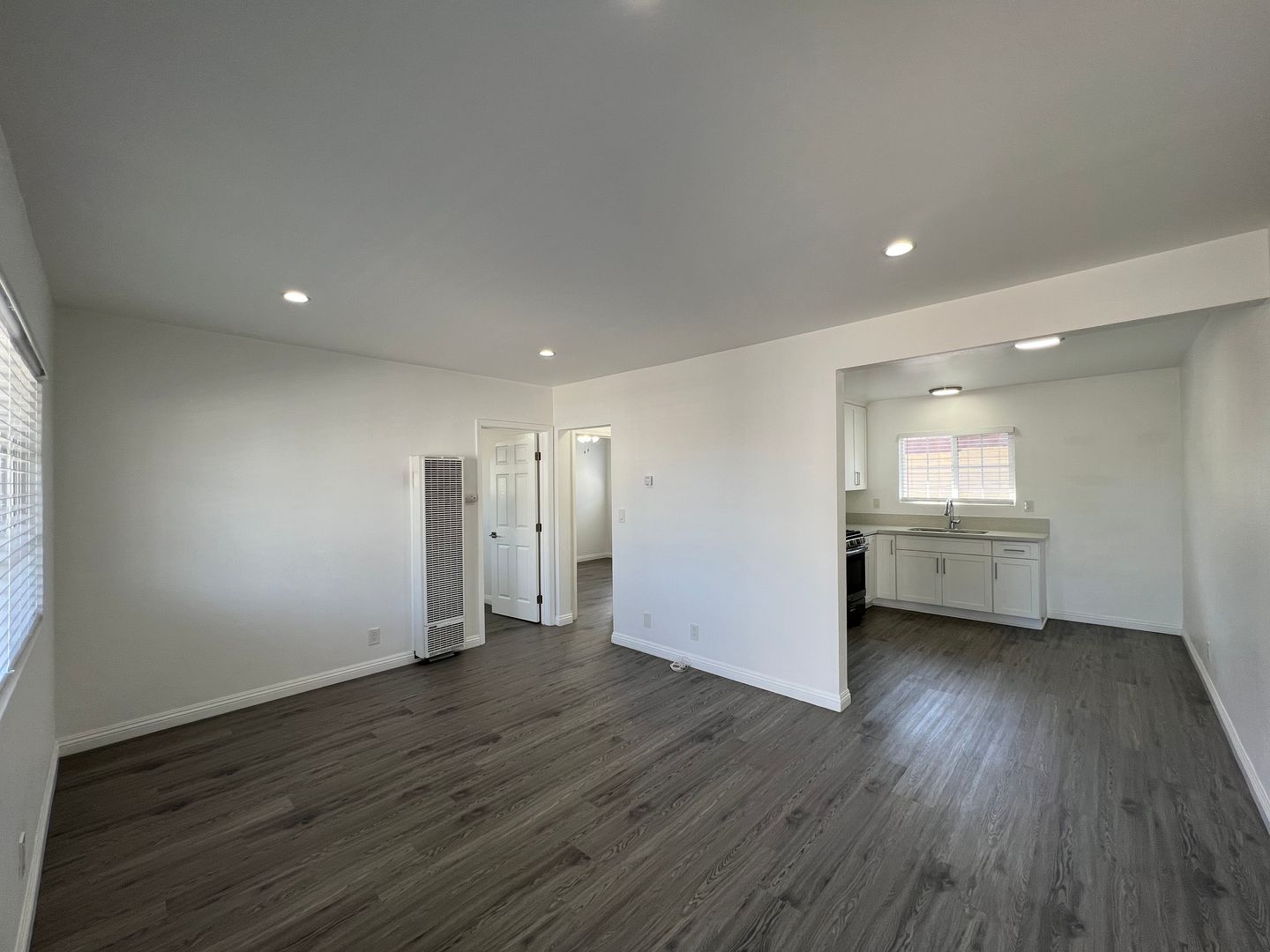 Redondo Beach Apartment: 2513 Grant Avenue