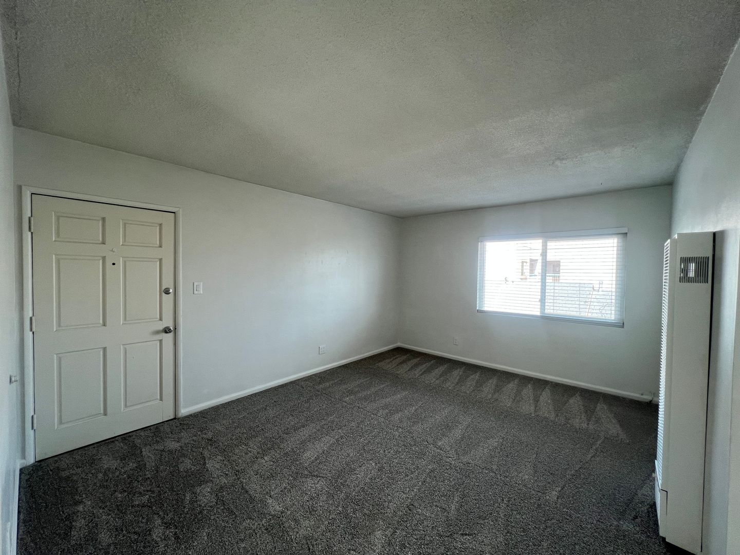 Hawthorne Apartment: 4453 W 129th Street