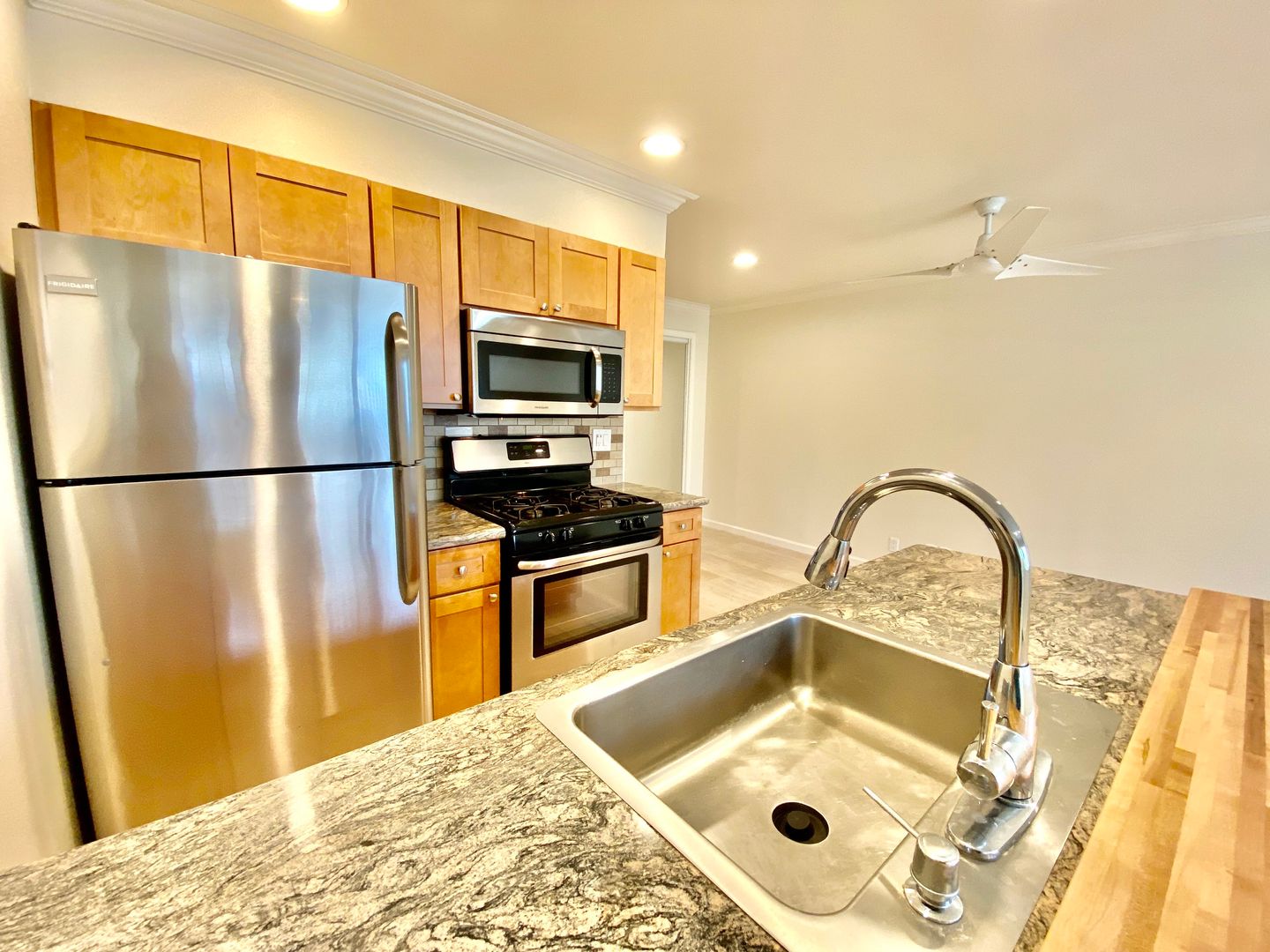 Hermosa Beach Apartment: 838 Cypress Ave