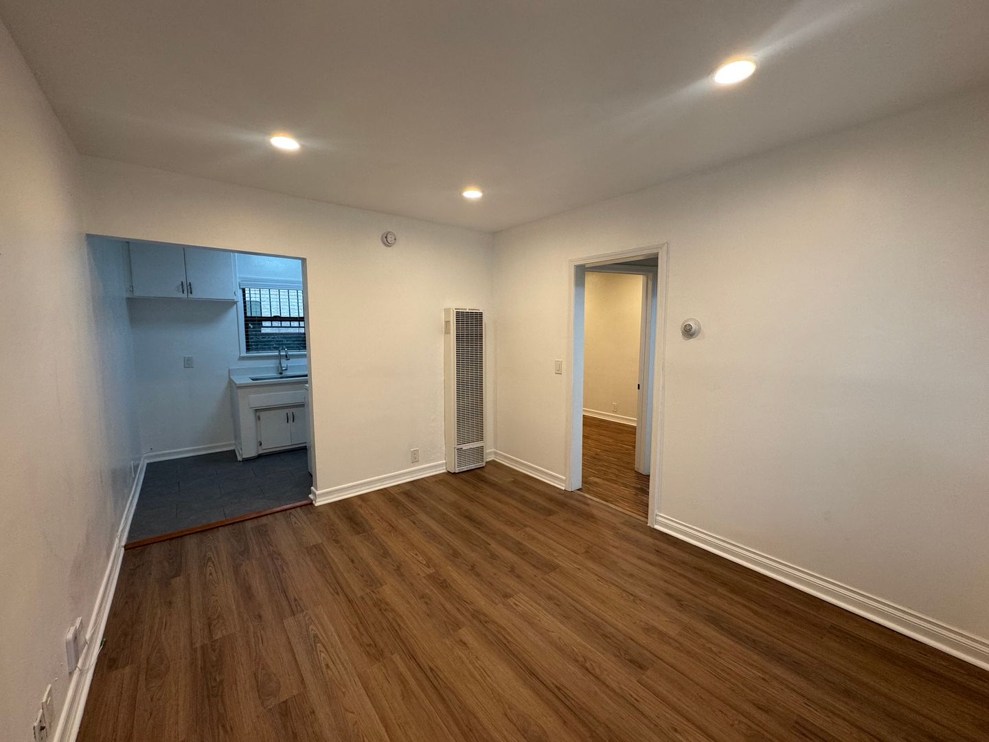 Hawthorne Apartment: 4175 West Broadway