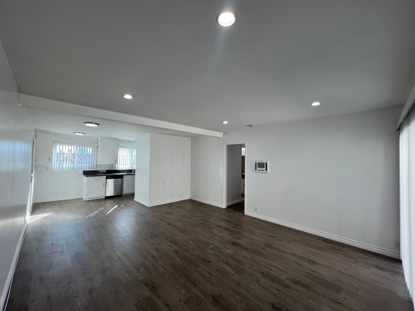 Redondo Beach Apartment: 2211 Grant Avenue