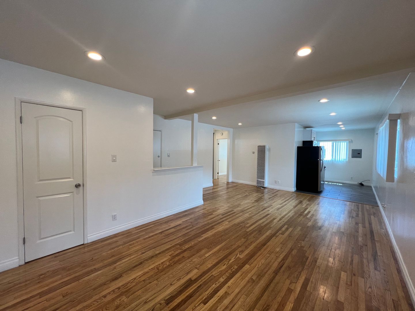 Santa Monica Apartment: 1024 Pico Boulevard