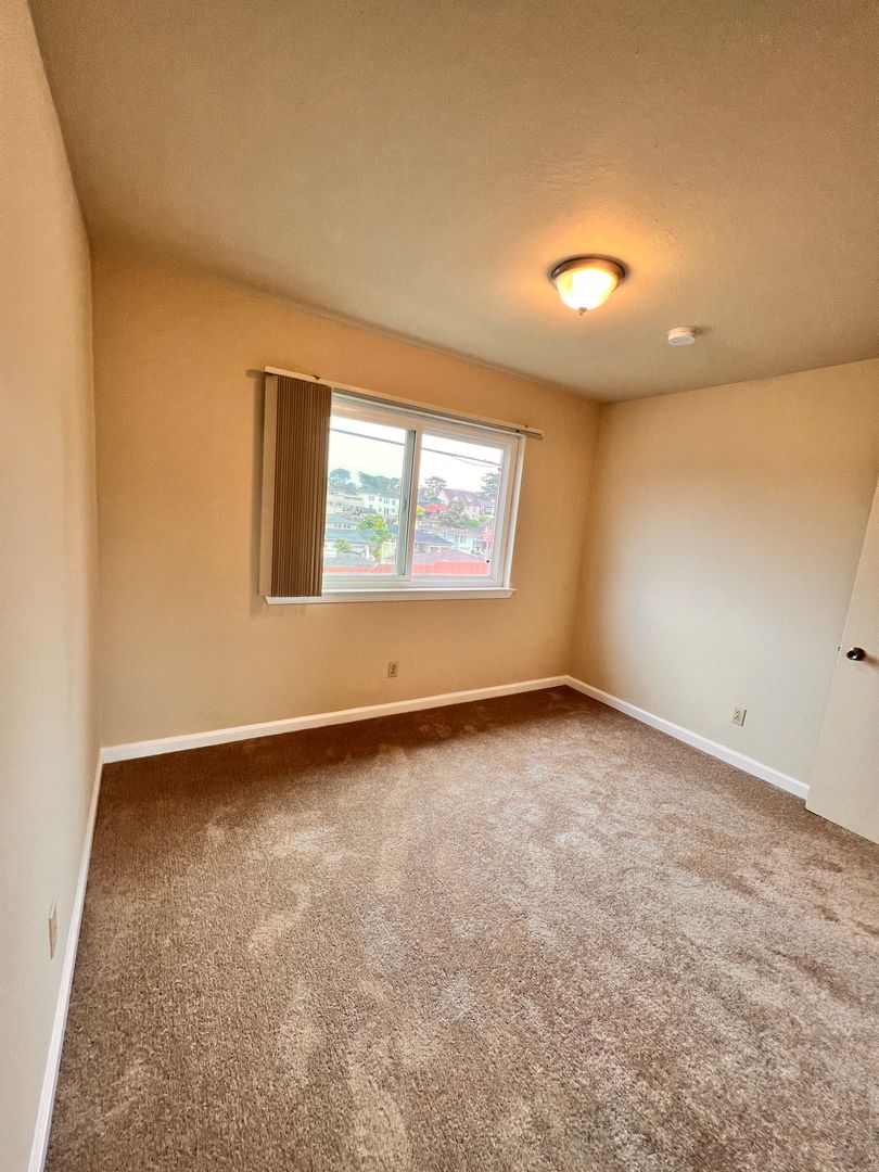 Daly City Apartment: 87th Street