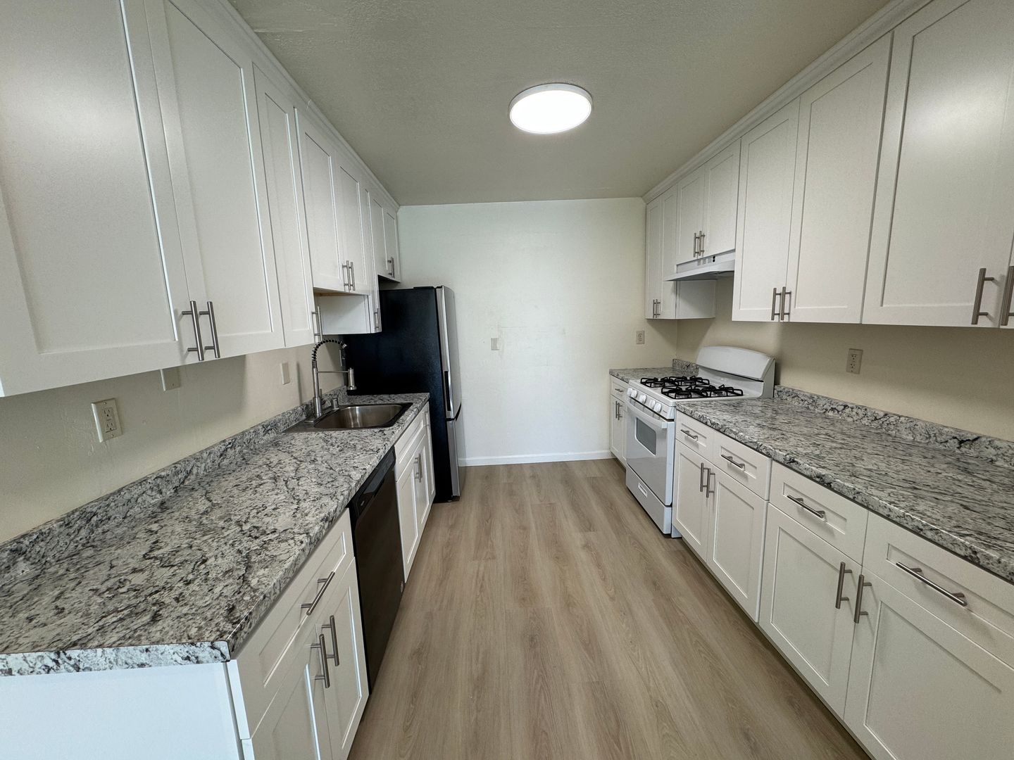 Daly City Apartment: 89th Street
