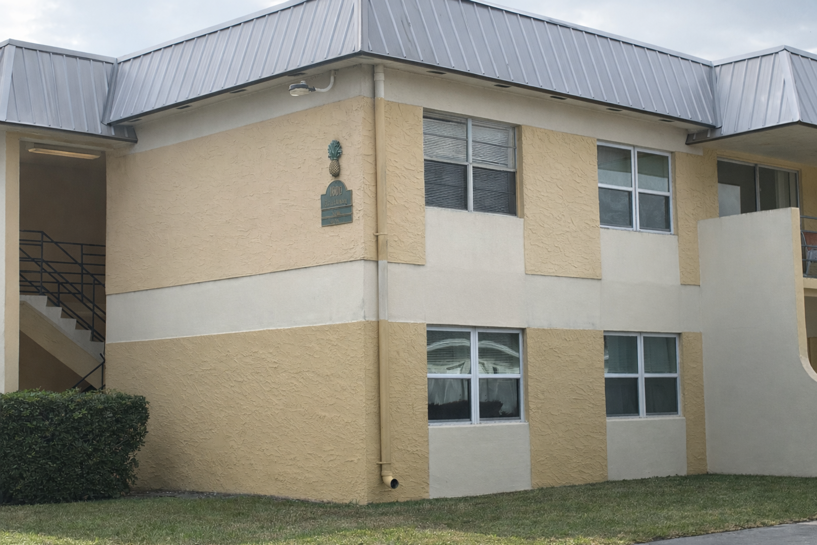 Stuart Apartment: 1600 S Kanner Hwy
