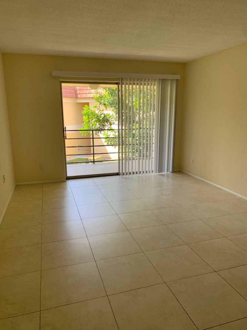 Stuart Apartment: 1600 S Kanner Hwy
