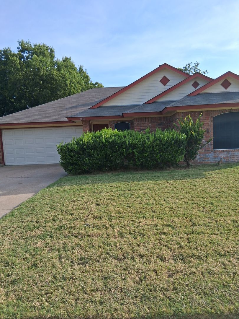 Killeen House: 1805 Ledgestone Dr