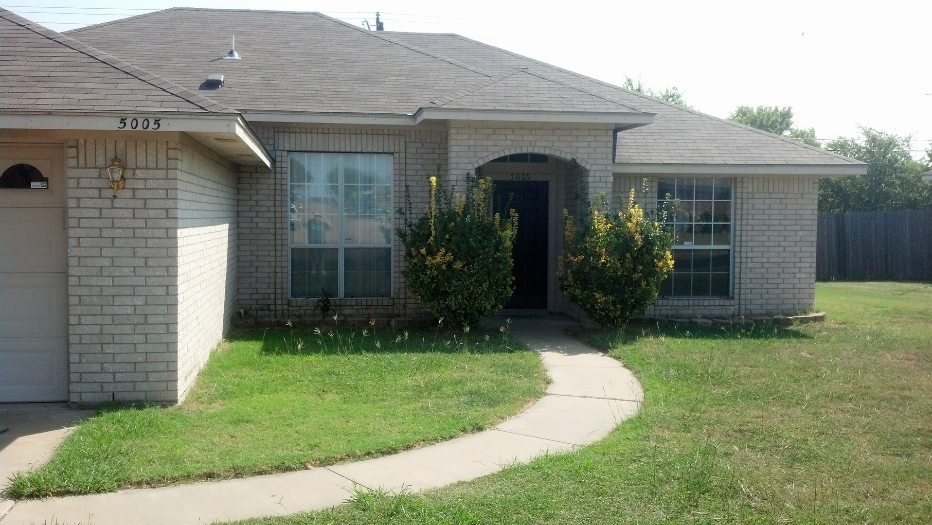 Killeen House: 5005 Shawn Dr