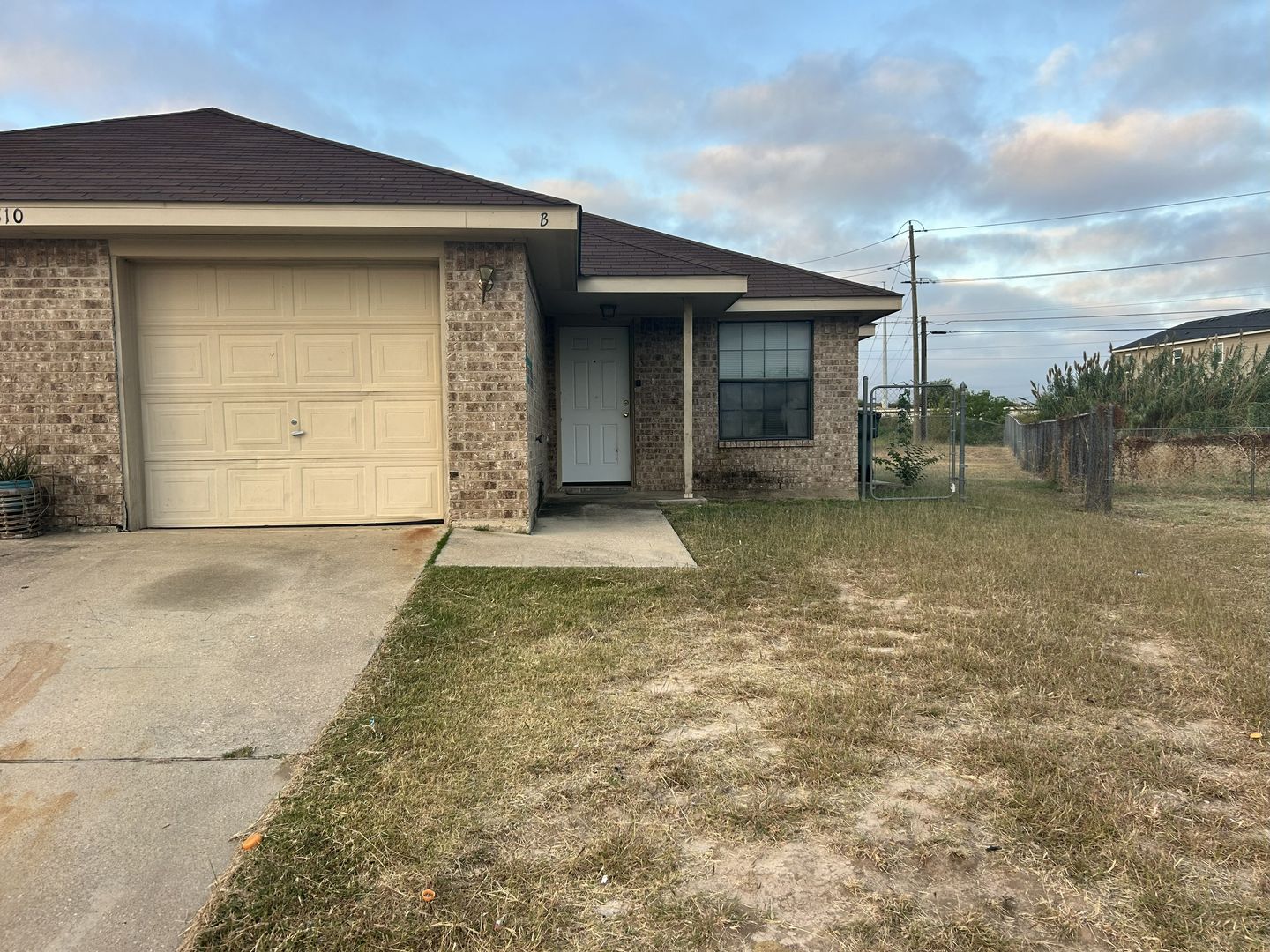 KIlleen Apartment: 2810 Alma Dr A-B