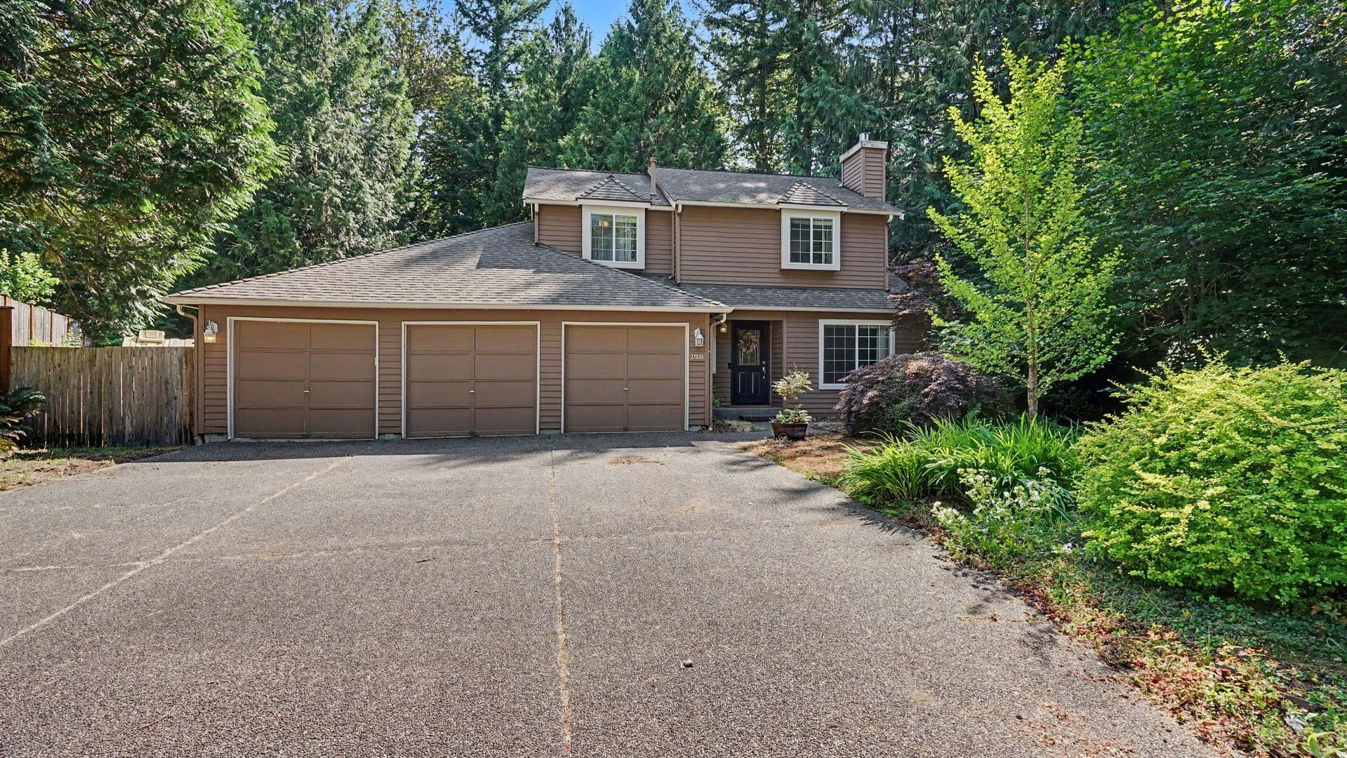 Redmond House: 27523 Ne 31st ct,