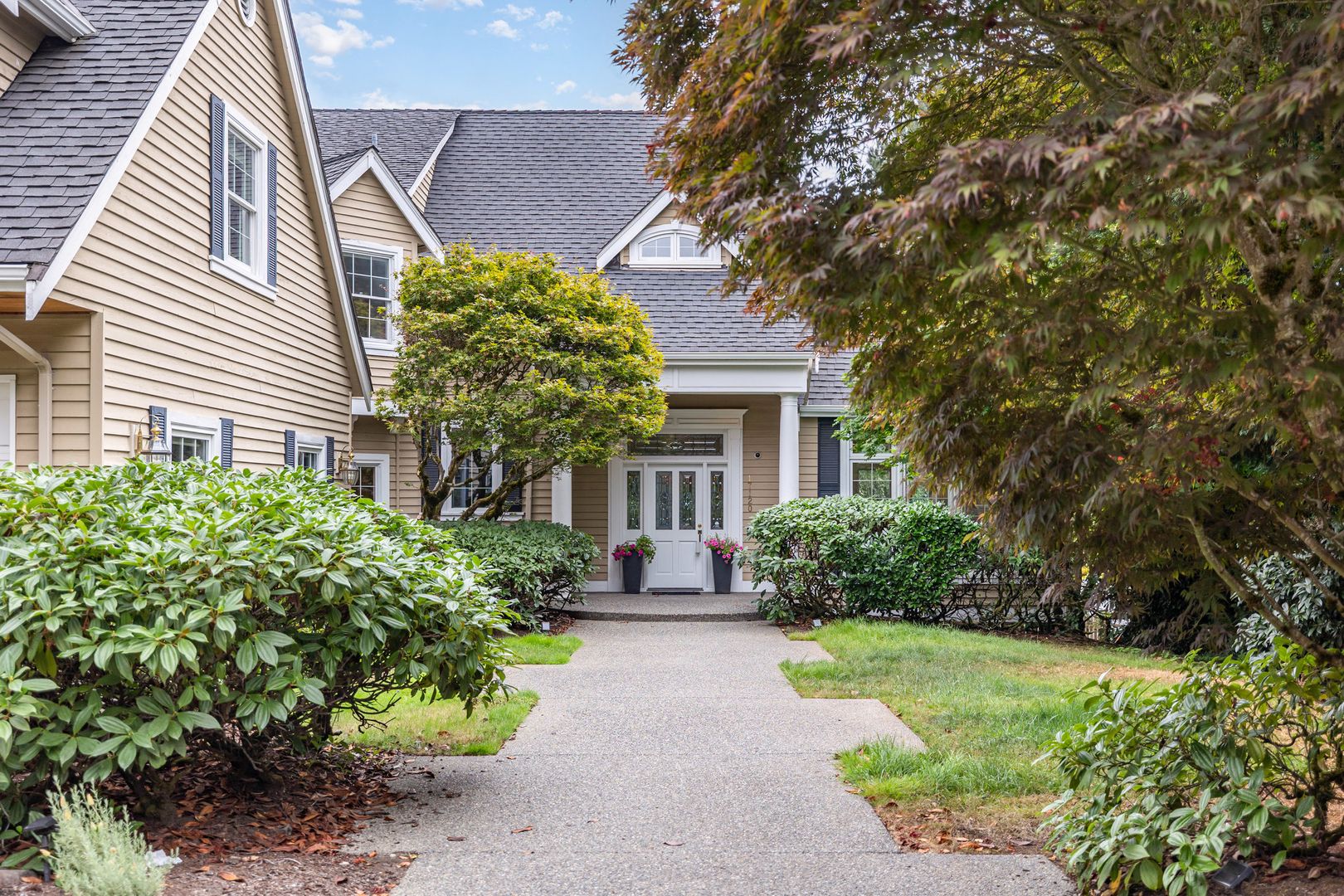 Bellevue House: 17120 SE 29th Pl, Bellevue, WA 98008