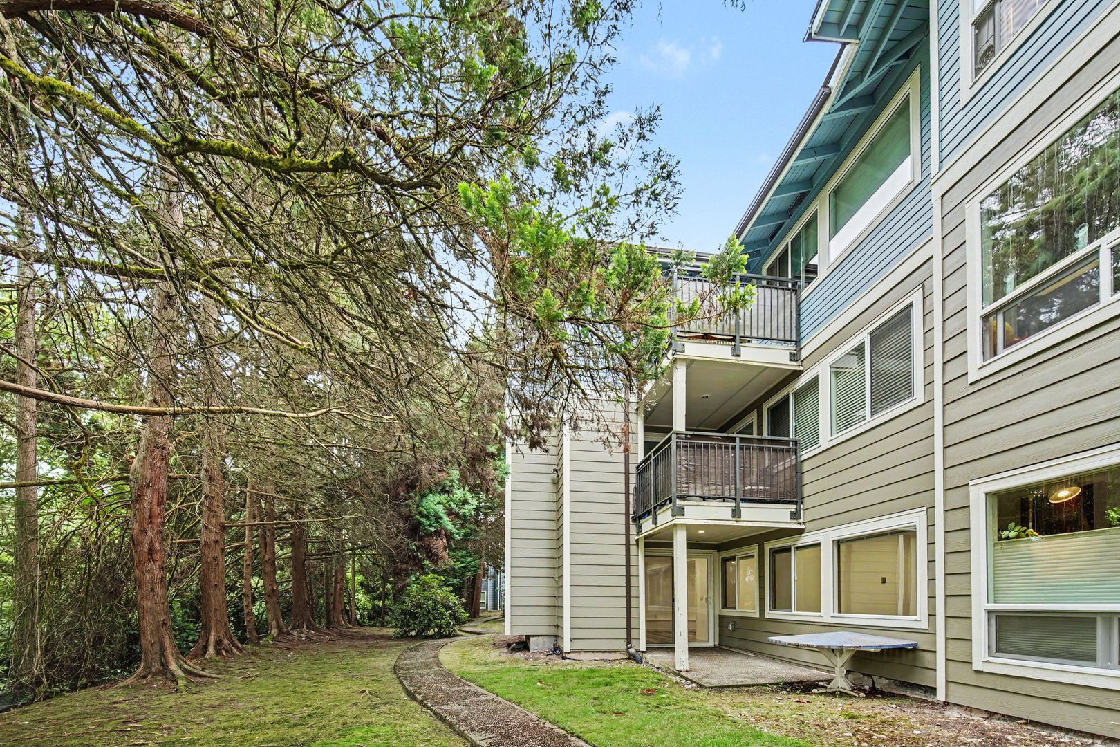 Redmond House: 7573 Old Redmond Road,
