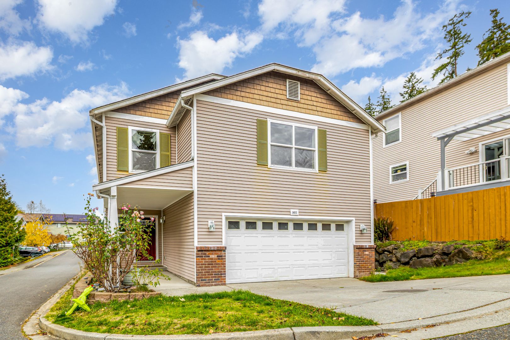 Bothell House: 1405 175th Pl SE