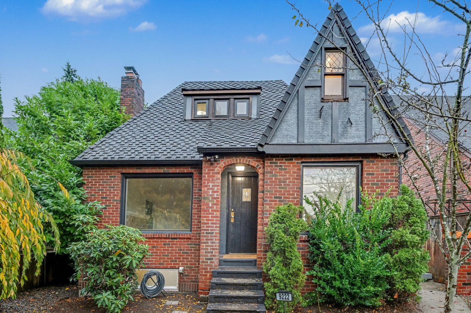 Seattle House: 9222 35th Ave SW